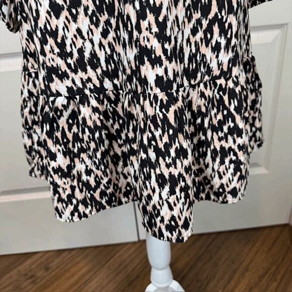 Ann Taylor Abstract Animal Print Ruffle Dress V-Neck Zip Back Long Sleeve Size 4 - Picture 3 of 12